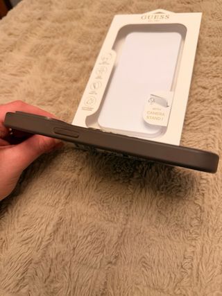 Custodia GUESS per iPhone 15 Pro