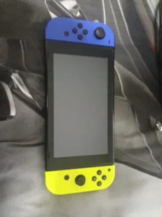Nintendo Switch Azul y Amarillo