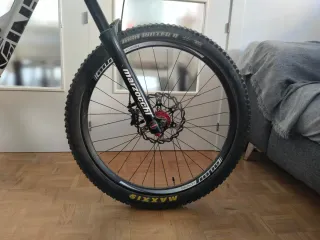 Bicicleta Descenso YT Tues