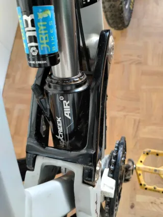 Bicicleta Descenso YT Tues