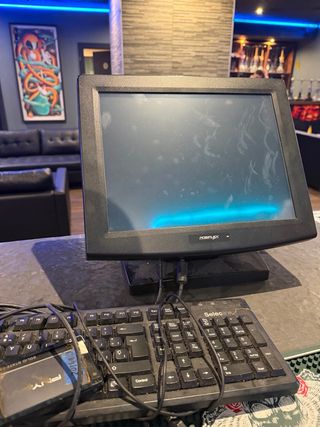 Pantalla TPV Posiflex Negra tactil, para comercios