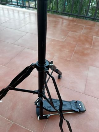 Soporte de platillos con pedal