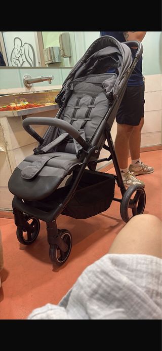 Carro Kinderkraft 2 meses de uso