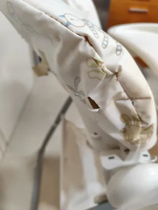 Trona de bebé con funda estampada