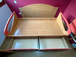 Cama nido fucsia de madera