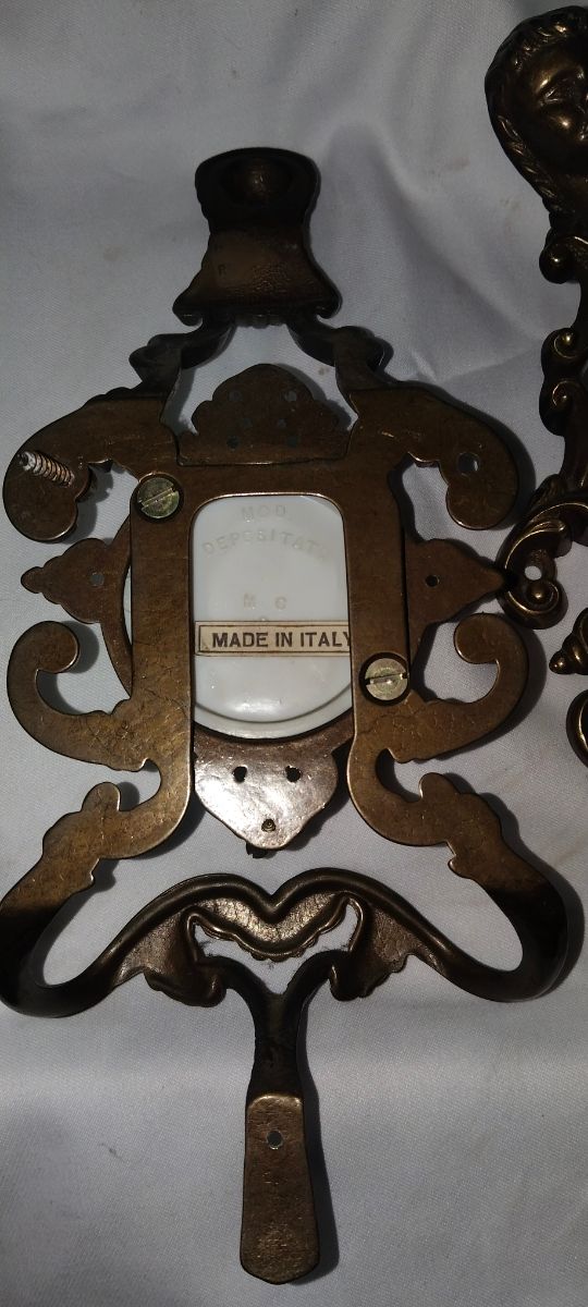 Pareja de relojes de pared antiguos