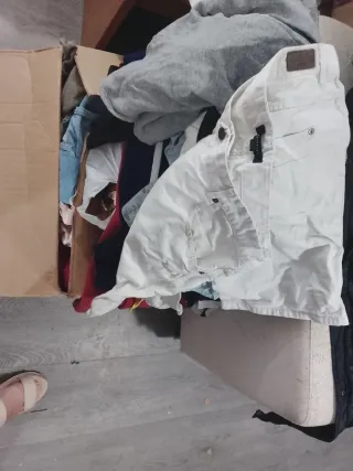 Ropa variada 1 prenda 0.15€ con tara