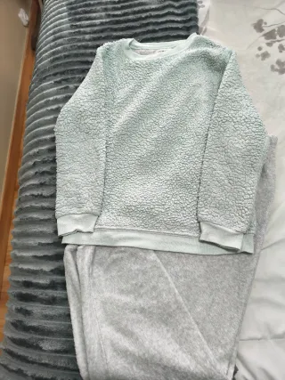 Pijama unisex polar. Talla Xs. Primark