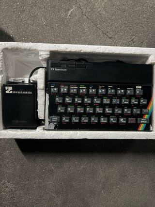 Sinclair ZX Spectrum 48k con caja