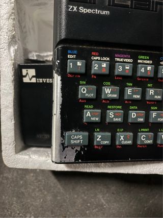 Sinclair ZX Spectrum 48k con caja