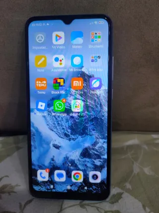 Redmi 9A + 2 cover + caricatore