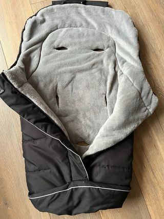 Saco universal Bbest para silla de bebé.