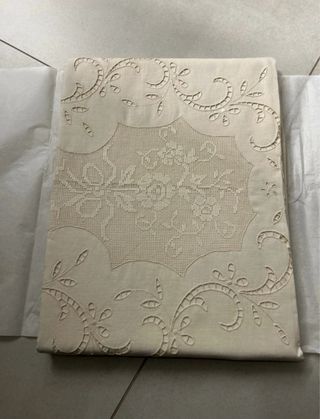 Tenda lino ricamata a mano Art. R26