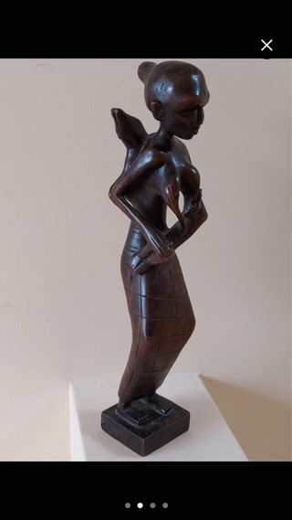 Figura africana de madera mujer con bebé