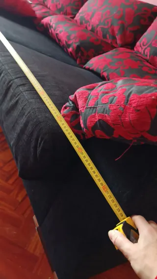 Sofá Chaise Longue Negro y Rojo