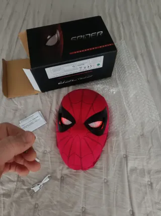 Máscara Spiderman Ojos LED y Movimiento