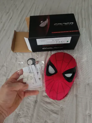 Máscara Spiderman Ojos LED y Movimiento