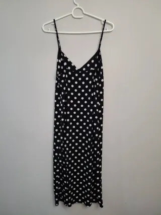 Vestido de lunares negro y blanco