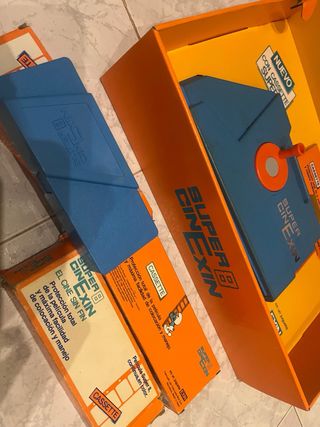 Proyector Cinexin Super 8 con 4 películas perfecto