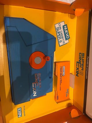 Proyector Cinexin Super 8 con 4 películas perfecto