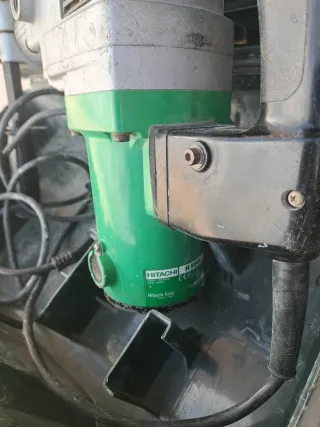 Martillo Hitachi + Accesorios