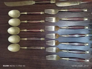 70 cubiertos antiguos tailandeses BRONCE MADERA.