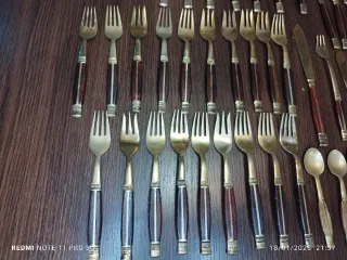 70 cubiertos antiguos tailandeses BRONCE MADERA.