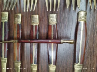 70 cubiertos antiguos tailandeses BRONCE MADERA.