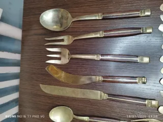 70 cubiertos antiguos tailandeses BRONCE MADERA.