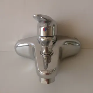 Grifo de bañera metal plateado,marca Buades,