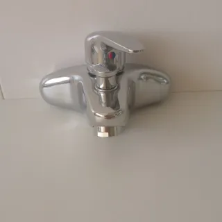 Grifo de bañera metal plateado,marca Buades,