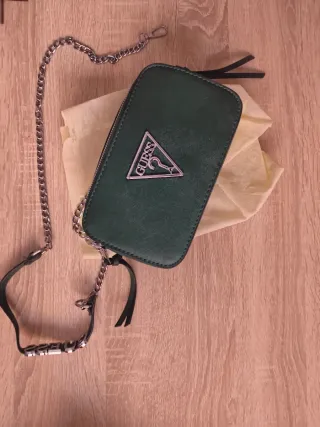 Louis Vuitton y Guess