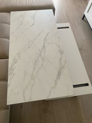 Mesa de salón con 4 sillas y mesa baja