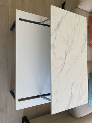 Mesa de salón con 4 sillas y mesa baja