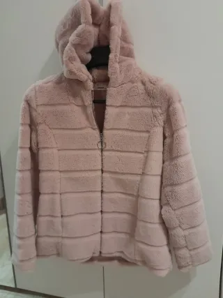 Giubbotto pelliccia ecologica rosa con cappuccio