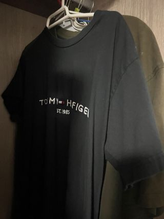 Camiseta Tommy Hilfiger Negra Est. 1985