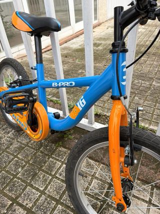Bicicleta infantil B-PRO 16 azul y naranja