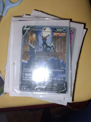 Carta Pokémon Umbreon V Golpe Brusco