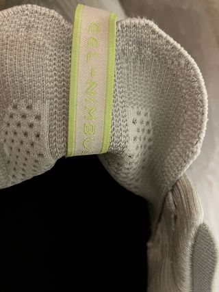 Zapatillas Asics Nimbus 27. T46,5