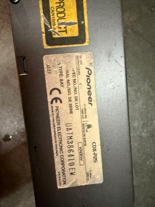 Radio Pioneer KEH-P4530R y Cargador CDX-P25