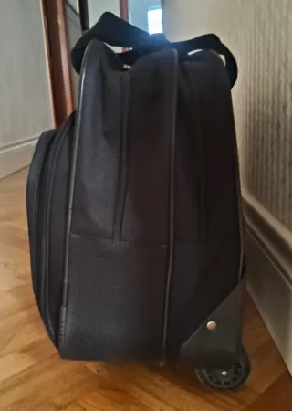 Maleta de viaje Targus con ruedas