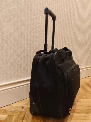 Maleta de viaje Targus con ruedas