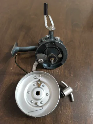 Carrete de pesca Ru-Sport antiguo