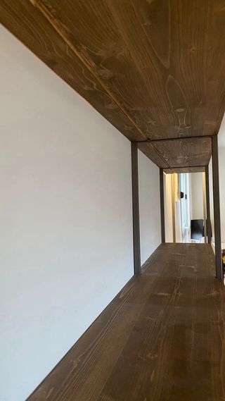 Estantería modular con escritorio integrado