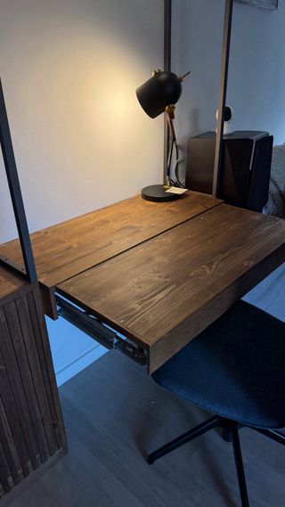 Estantería modular con escritorio integrado