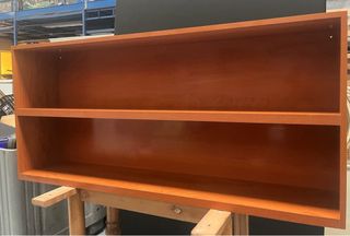 Estantería de madera para colgar