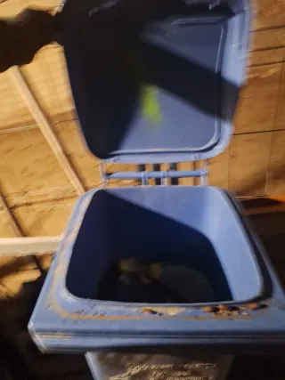 Cubo basura con ruedas