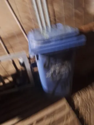 Cubo basura con ruedas