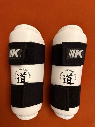 Casco y protectores Taekwondo IKARA