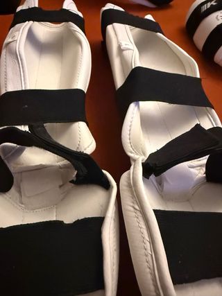 Casco y protectores Taekwondo IKARA